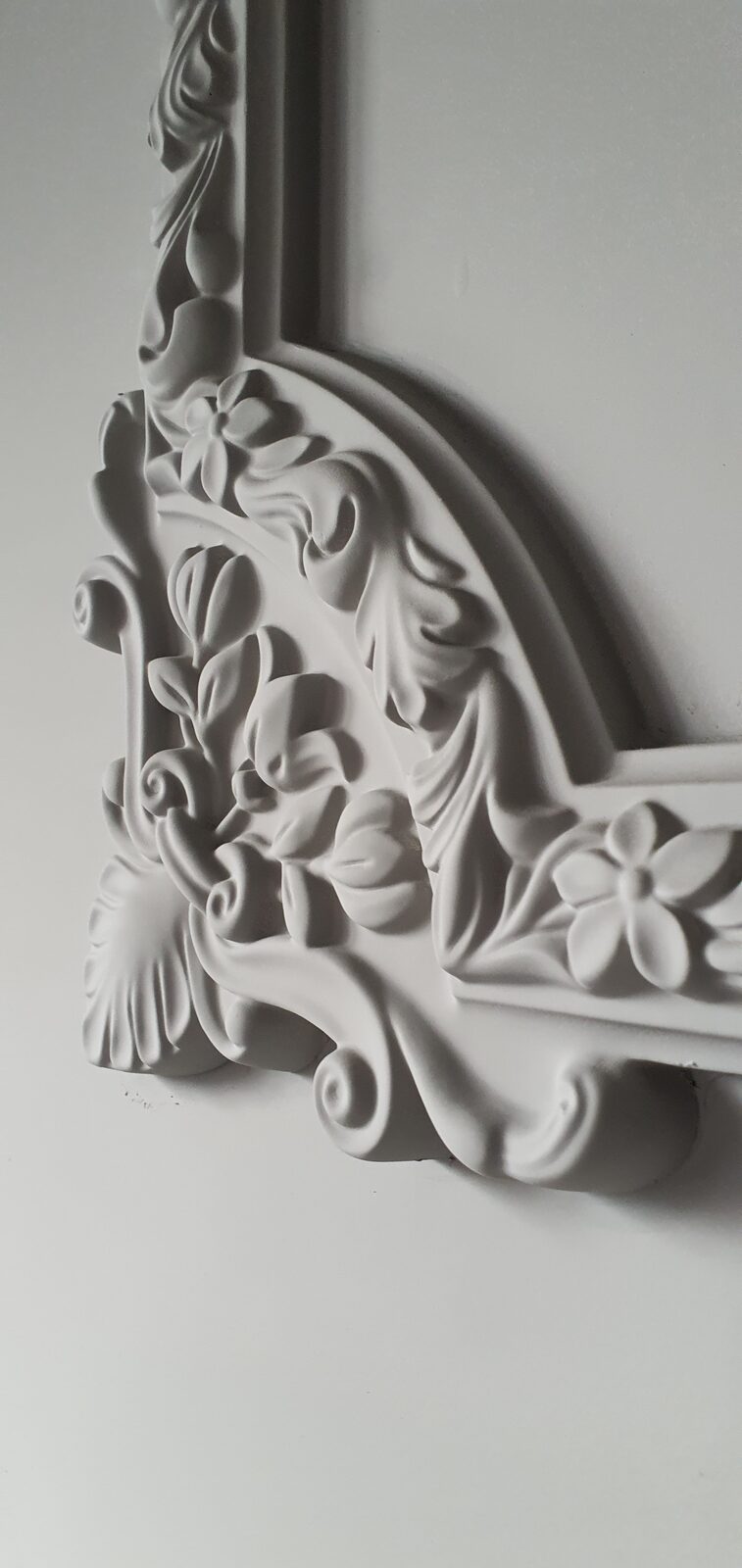 Ornament decorativ din stuc finisat manual — pachet Ultra Cluj