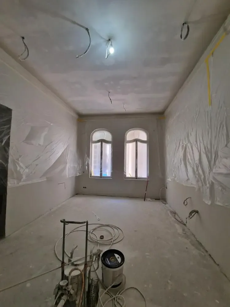 Finisaj uniform după zugrăvit mecanizat — Zugrav Urban Cluj
